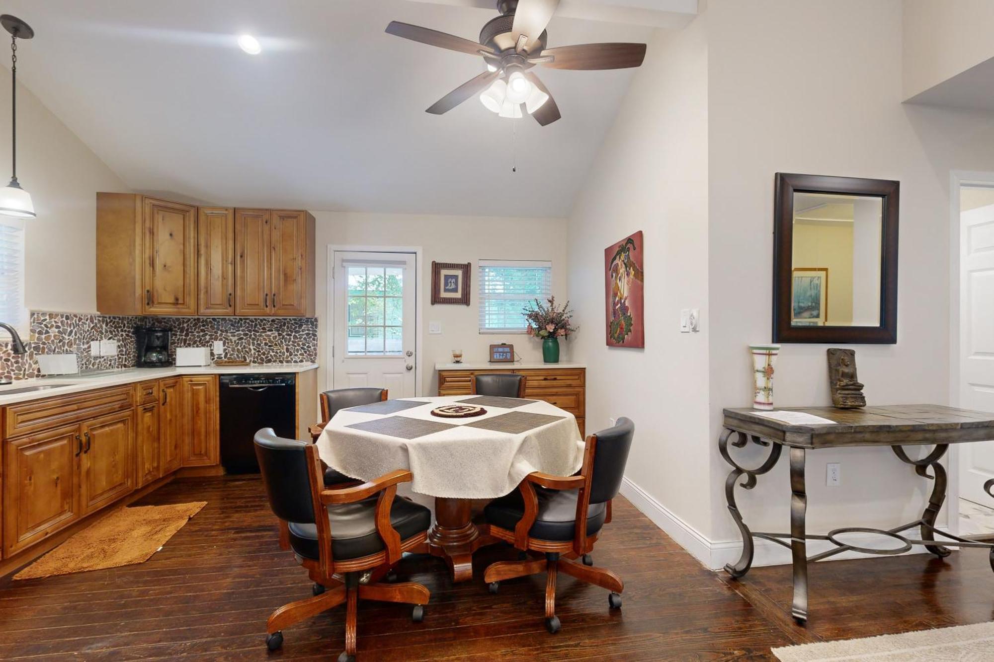 Charming Delight Villa Austin Bagian luar foto