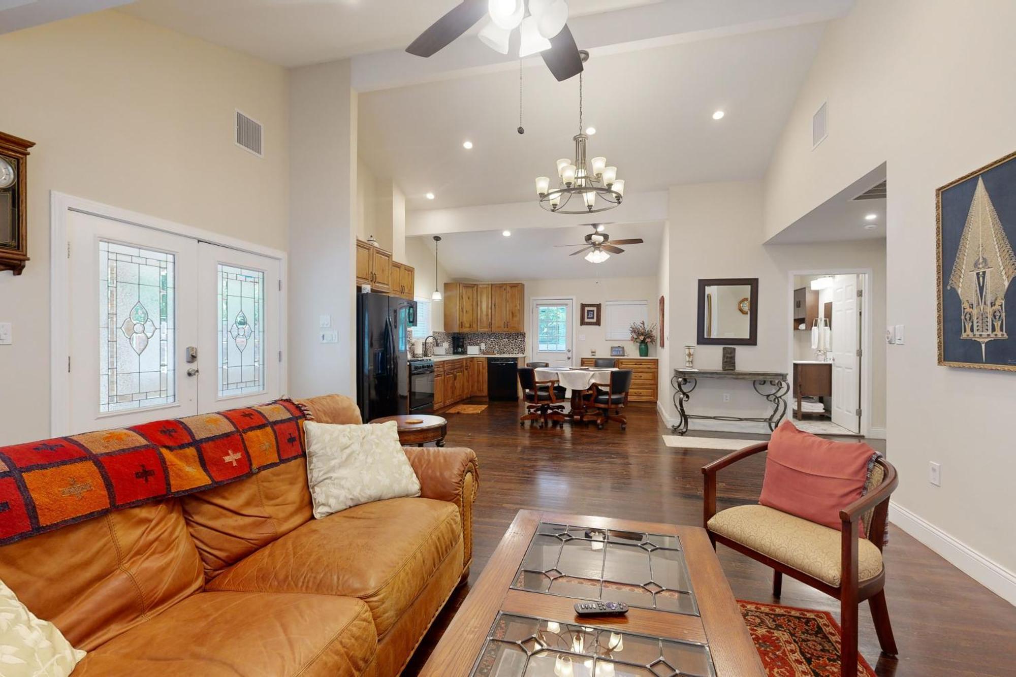 Charming Delight Villa Austin Bagian luar foto